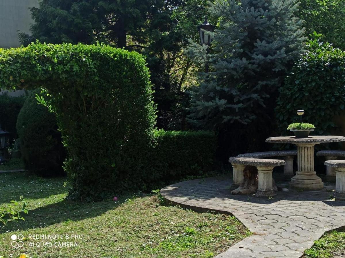 Cocic Garden Apartman Eszék Kültér fotó